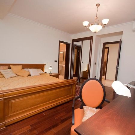 St.George Apartments Petrovac Buitenkant foto
