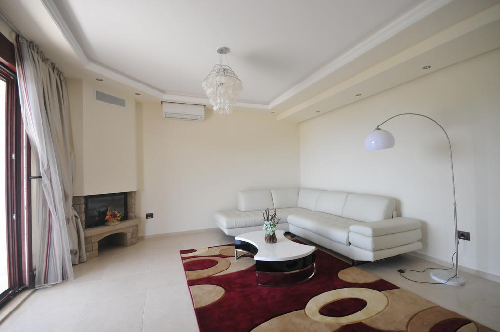 St.George Apartments Petrovac Buitenkant foto