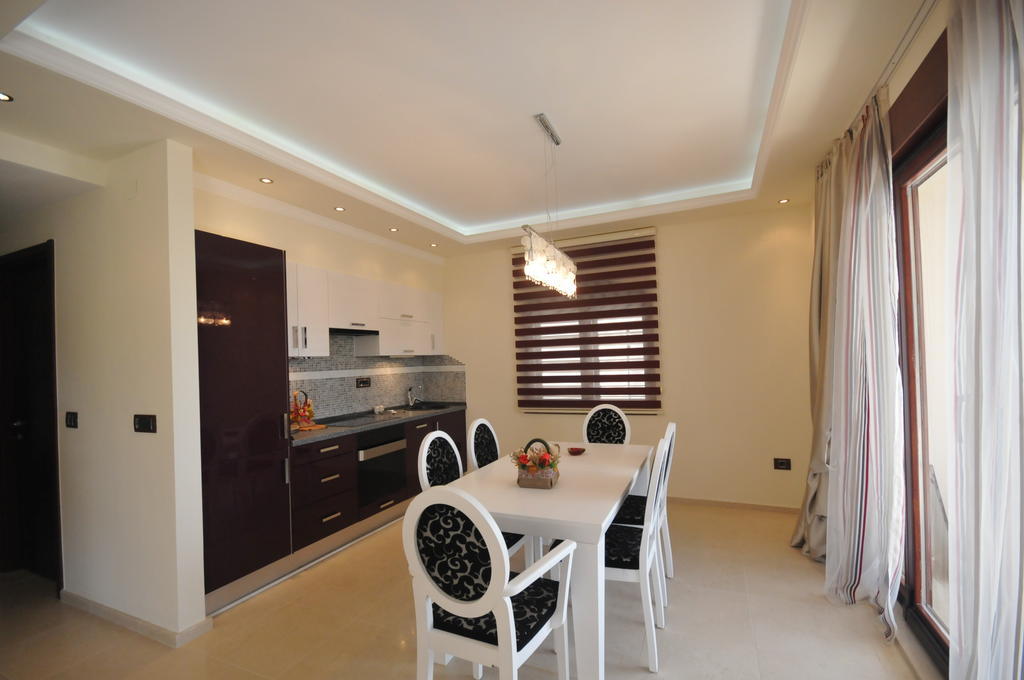 St.George Apartments Petrovac Buitenkant foto