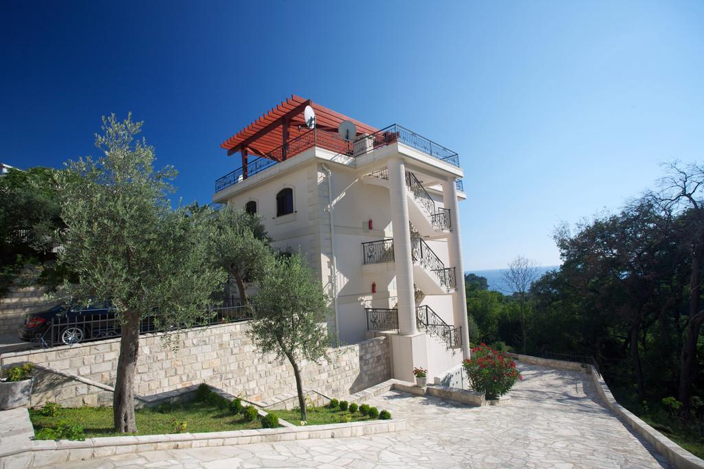 St.George Apartments Petrovac Buitenkant foto